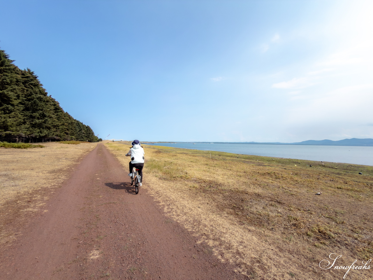これぞ、北海道！サロマ湖とオホーツク海を望みながら『ワッカ原生花園』をのんびりサイクリング(^^)/